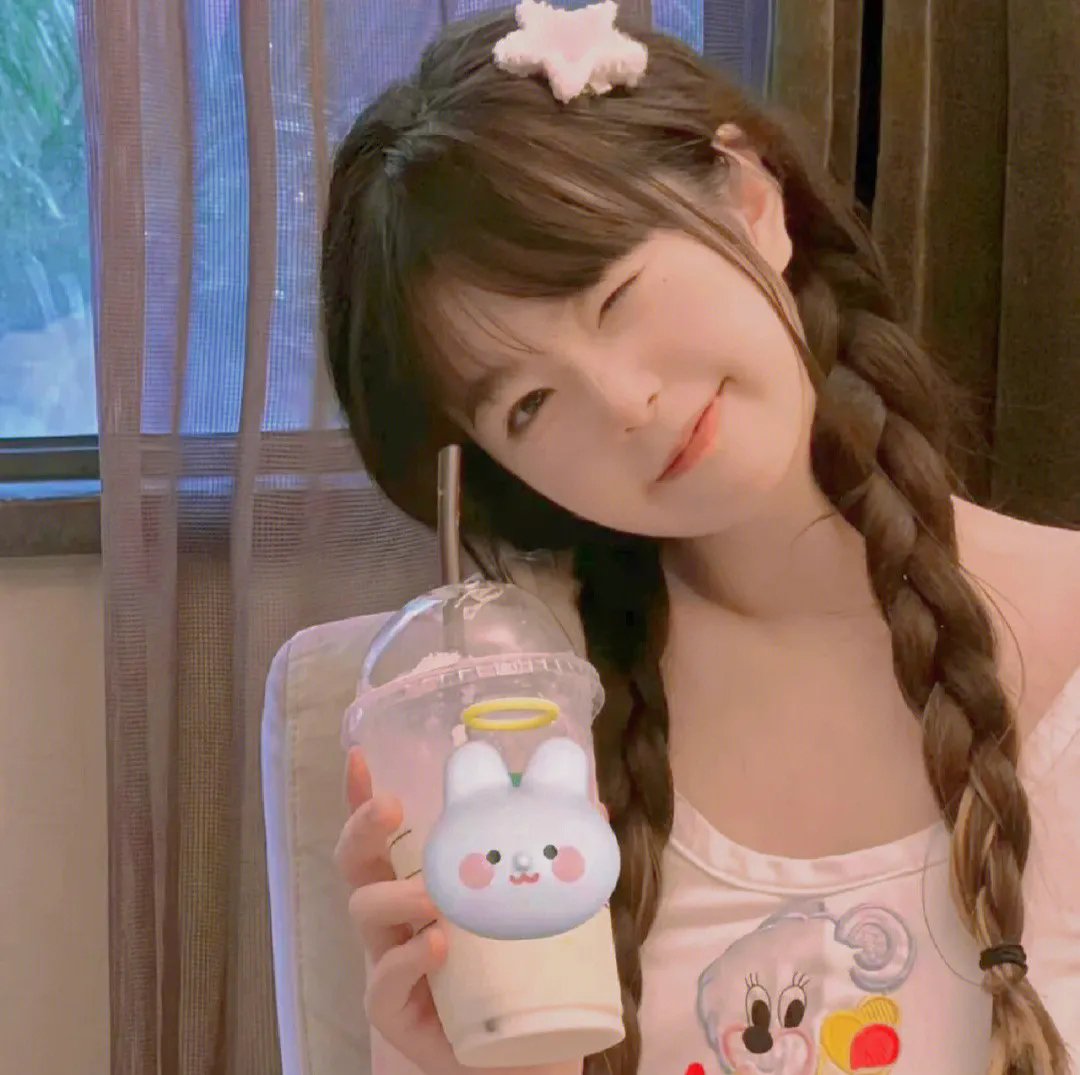 美人太会撩冷面硬汉吊成翘嘴